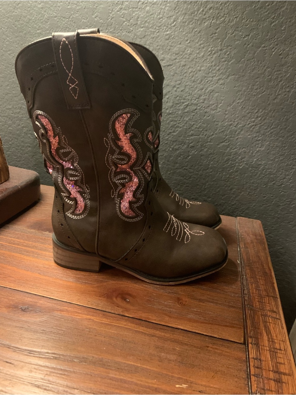 Brown Western Cowgirl Boots with Pink Embroidery